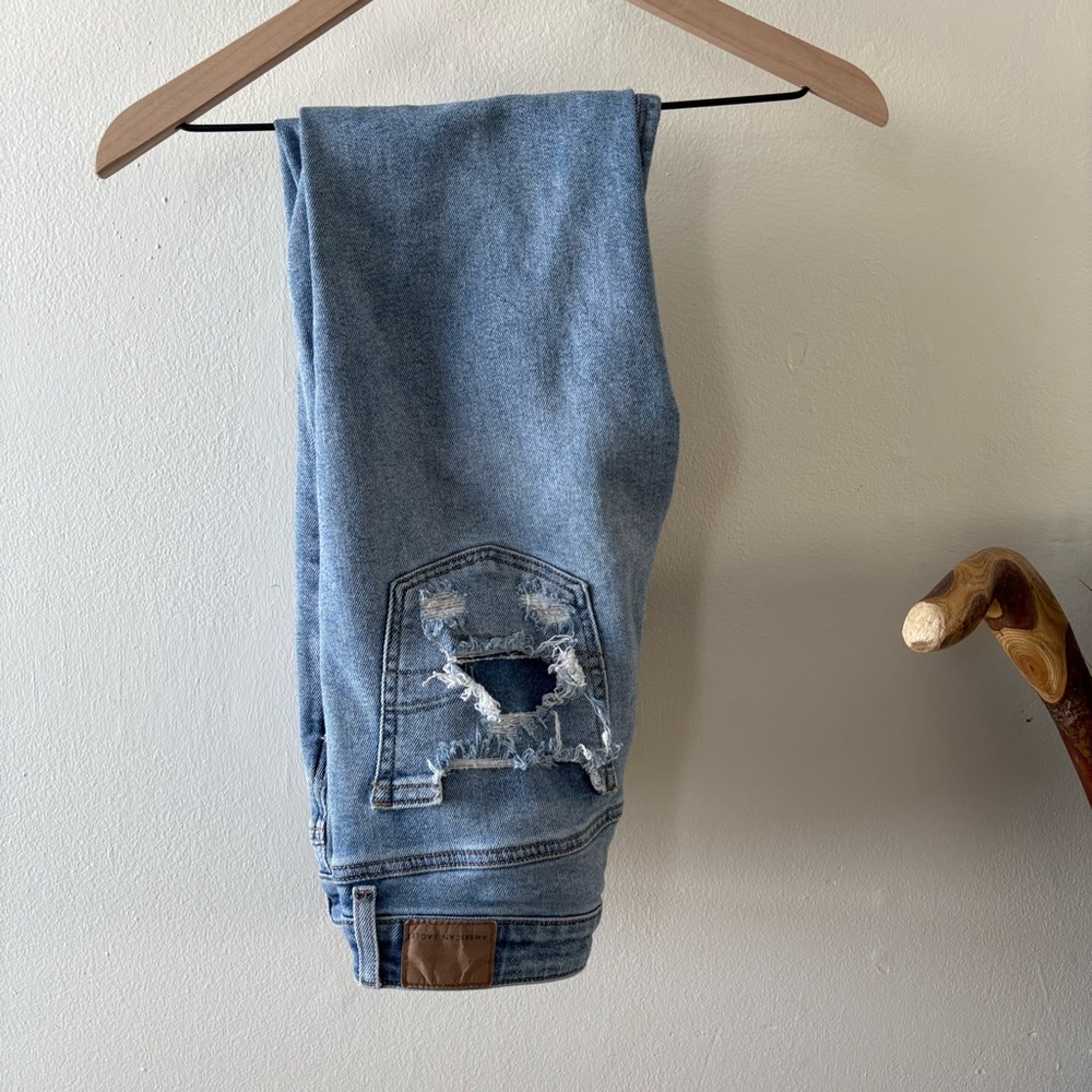 American Eagle Distressed Light Blue Denim - Picture 2 of 3